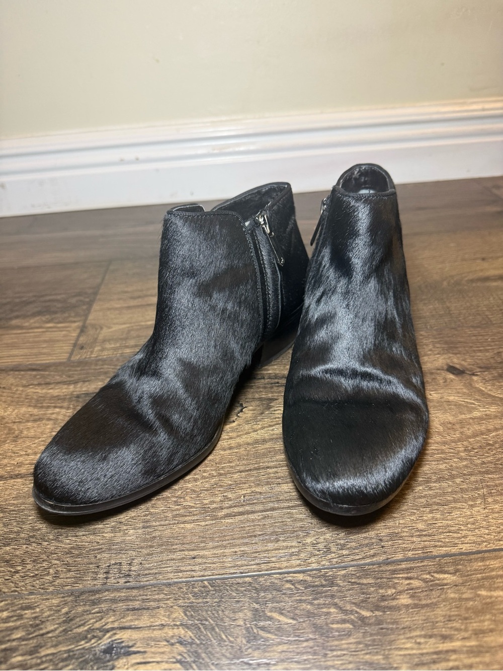 Sam Edelman Black Dyed Cow Fur Ankle Zip Booties Leather  Size US 6M